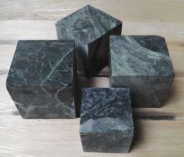 Камень для бани Серпентинит Черный принц кубы (ведро 10 кг) 
